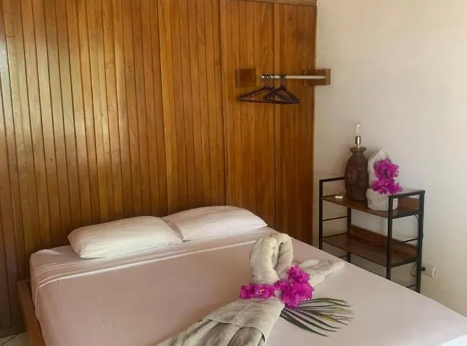 Front Bahia Hotel