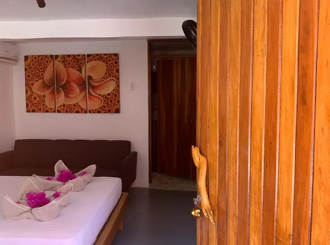 Front Bahia Hotel Sámara