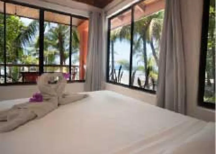 Front Bahia Hotel Sámara